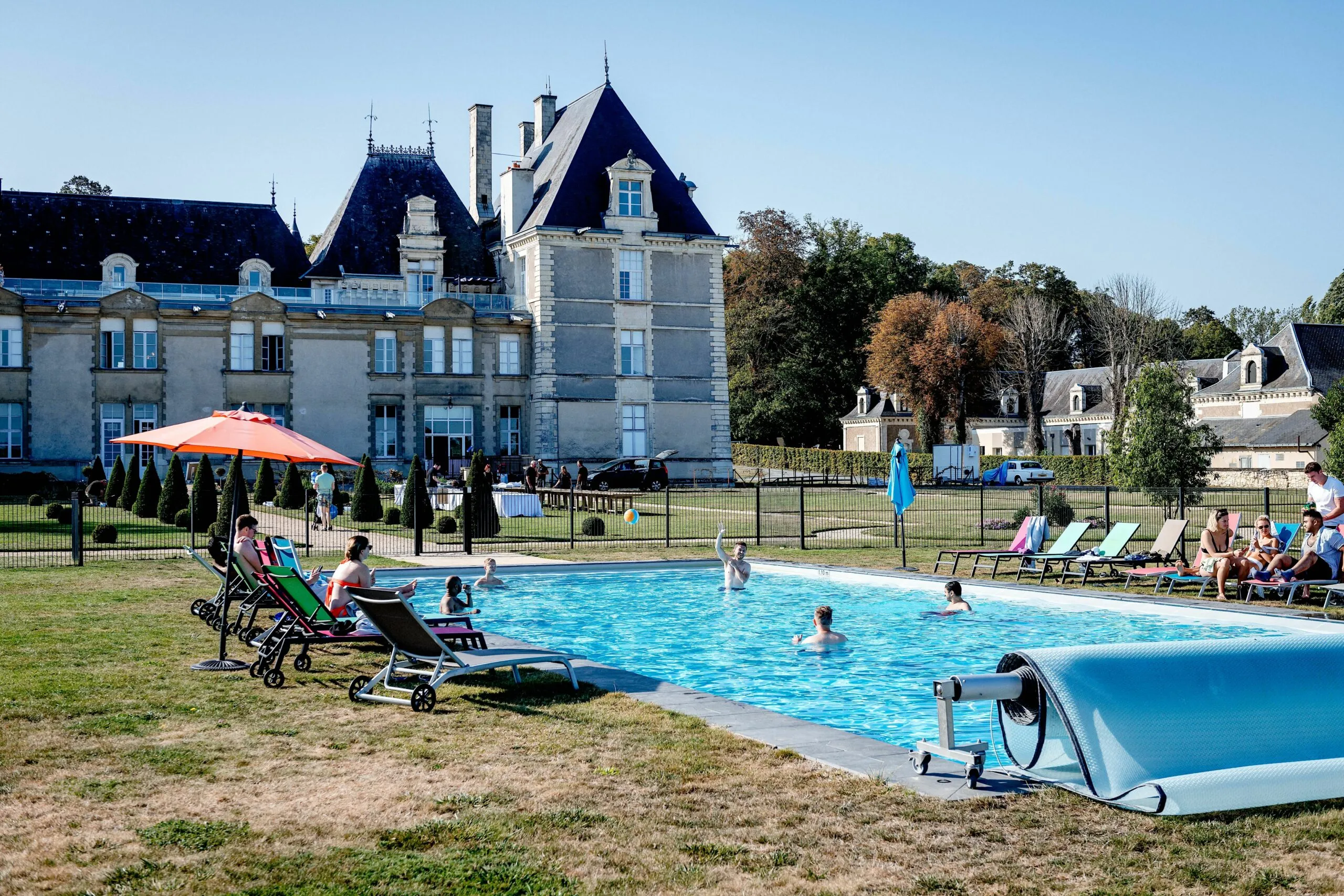 chateau-de-jalesnes-grounds-chateau-page-5.webp