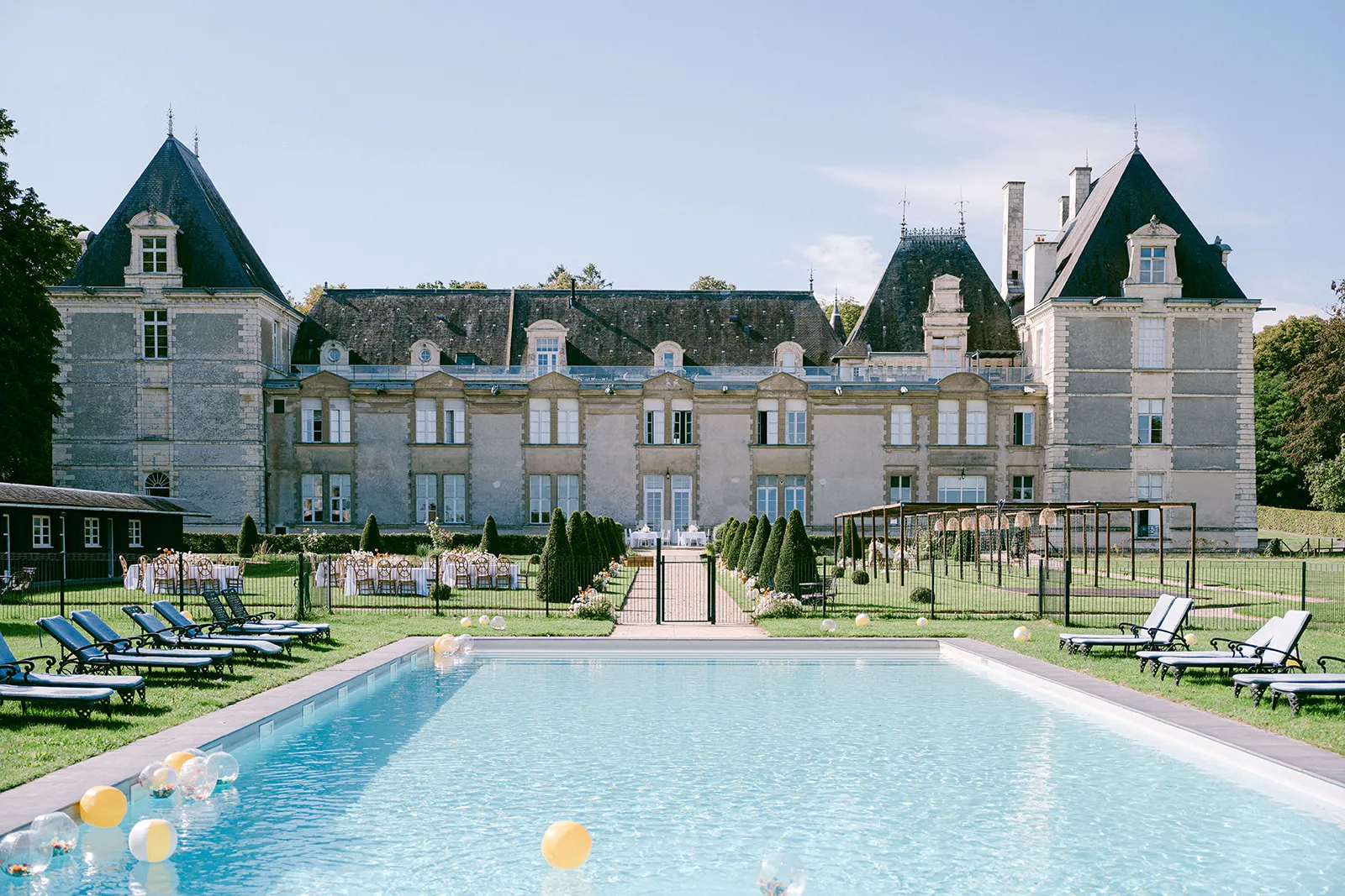 Pool Party Chateau de Jalesnes (2)
