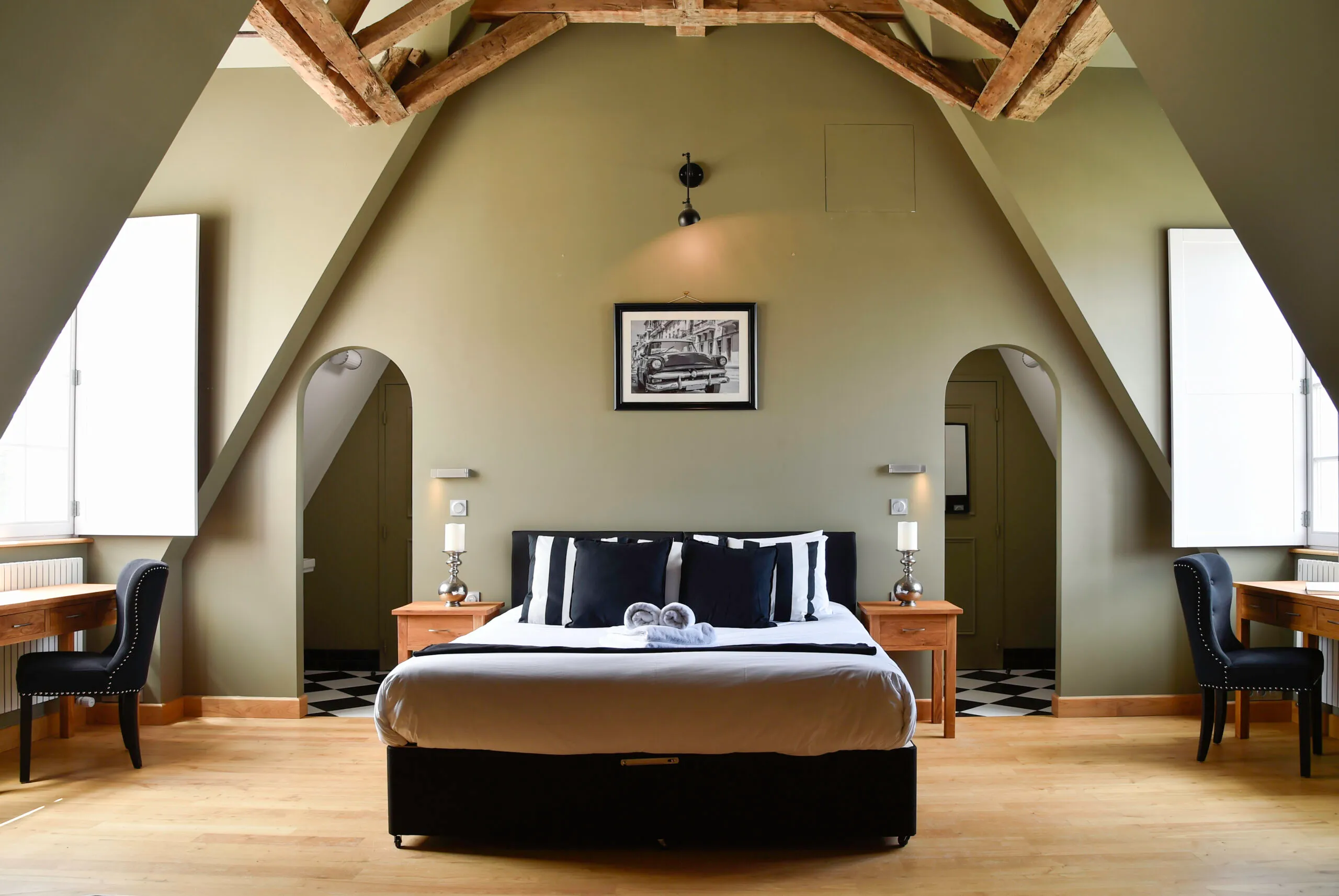 Don-Carlos-Studio-Suite-Chateau-de-Jalesnes-1.webp