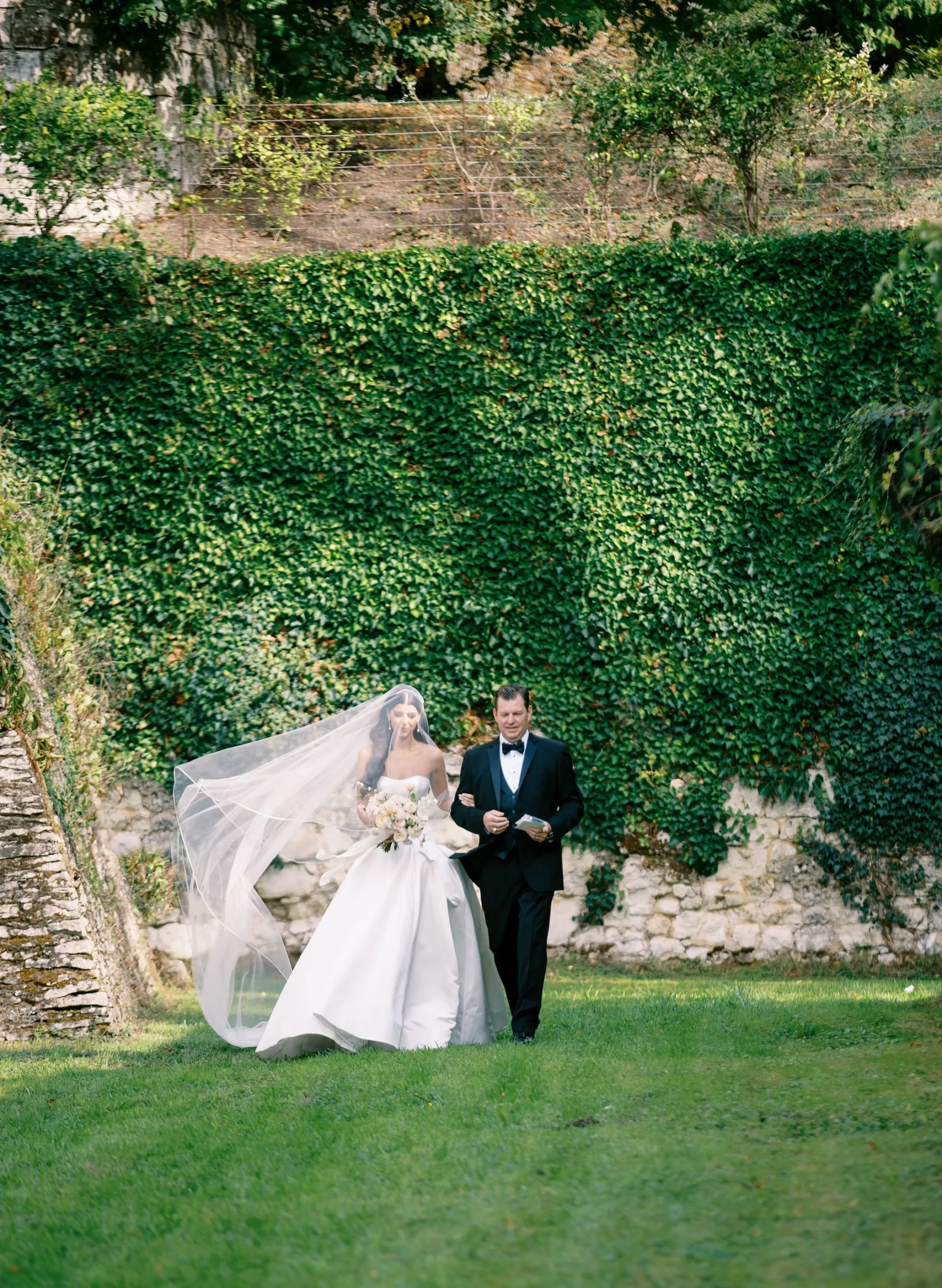 Dry-Moat-Wedding-Location-Chateau-de-Jalesnes-18-scaled.webp