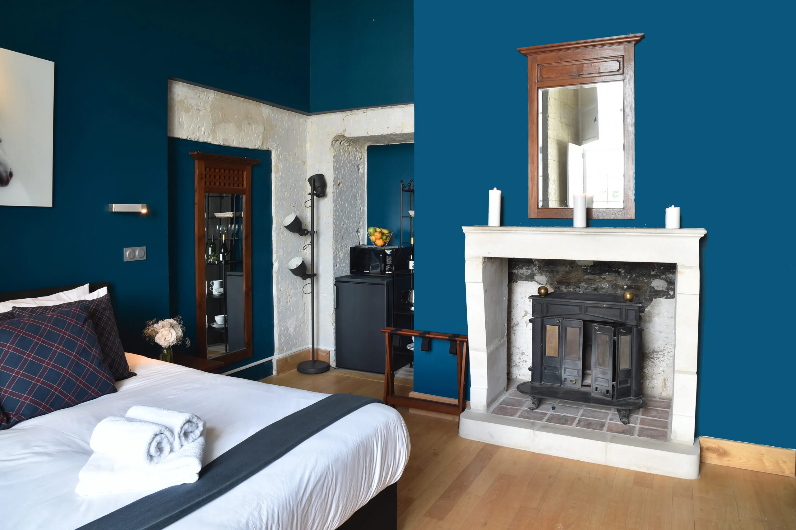 Eleanor-Studio-Suite-Chateau-de-Jalesnes-1.webp
