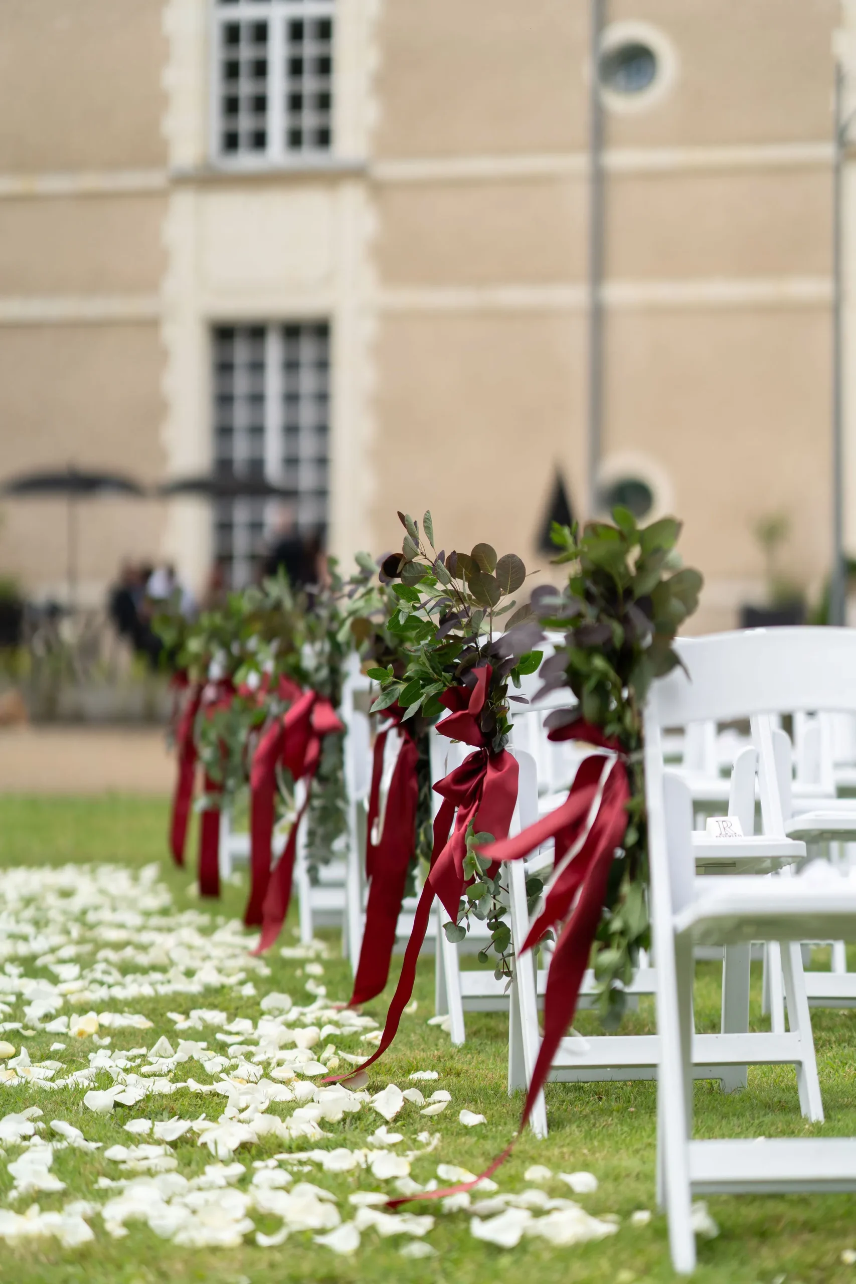 Formal-Lawns-Wedding-Location-Chateau-de-Jalesnes-5-scaled.webp