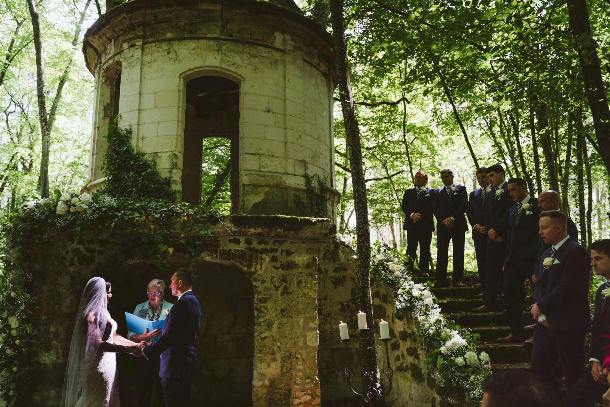 Pavillon-de-Chasse-Hunting-Tower-Wedding-Location-Chateau-de-Jalesnes-6.webp