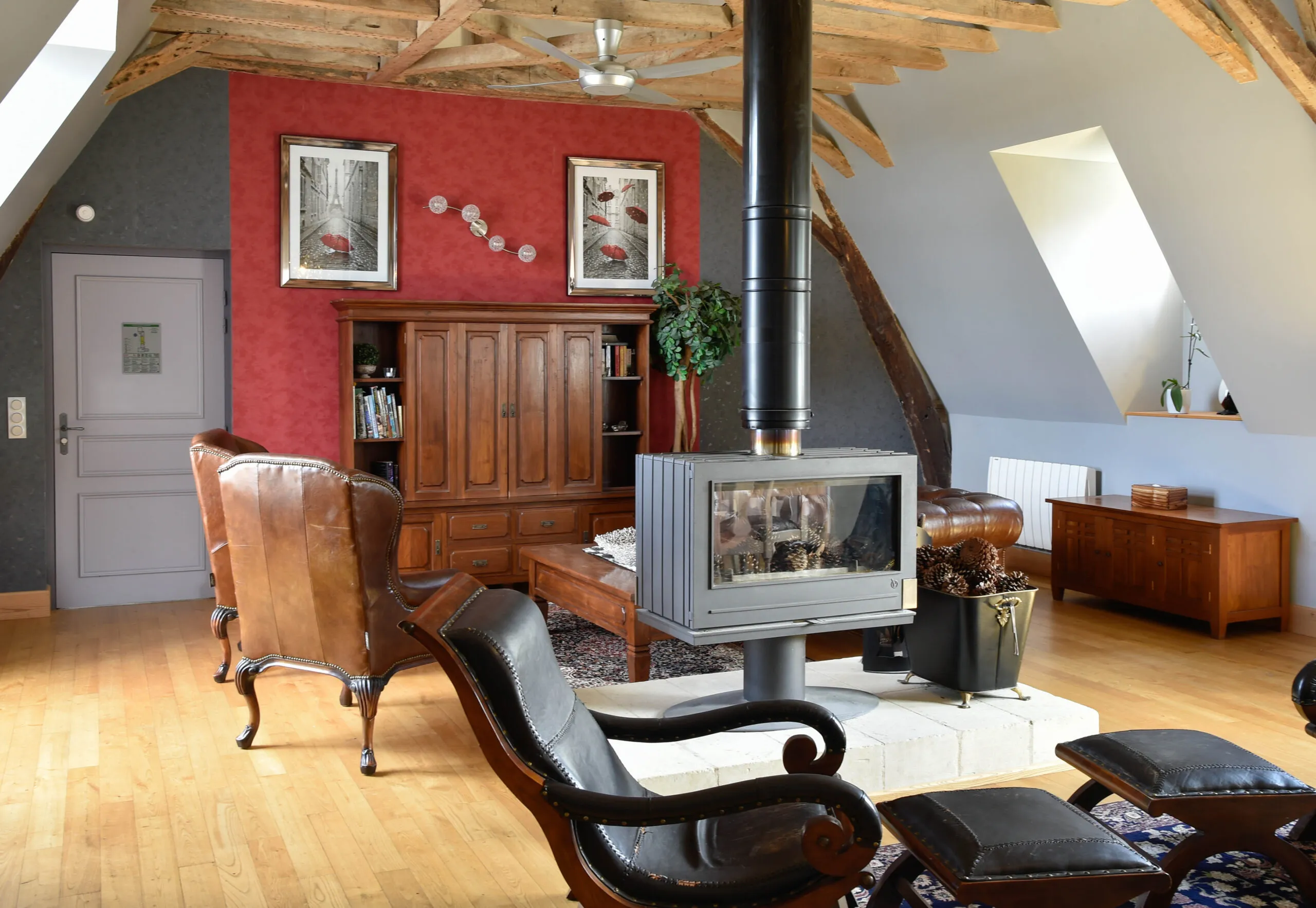Pays-de-Dessous-Chateau-de-Jalesnes-2-bedroom-suite-1.webp