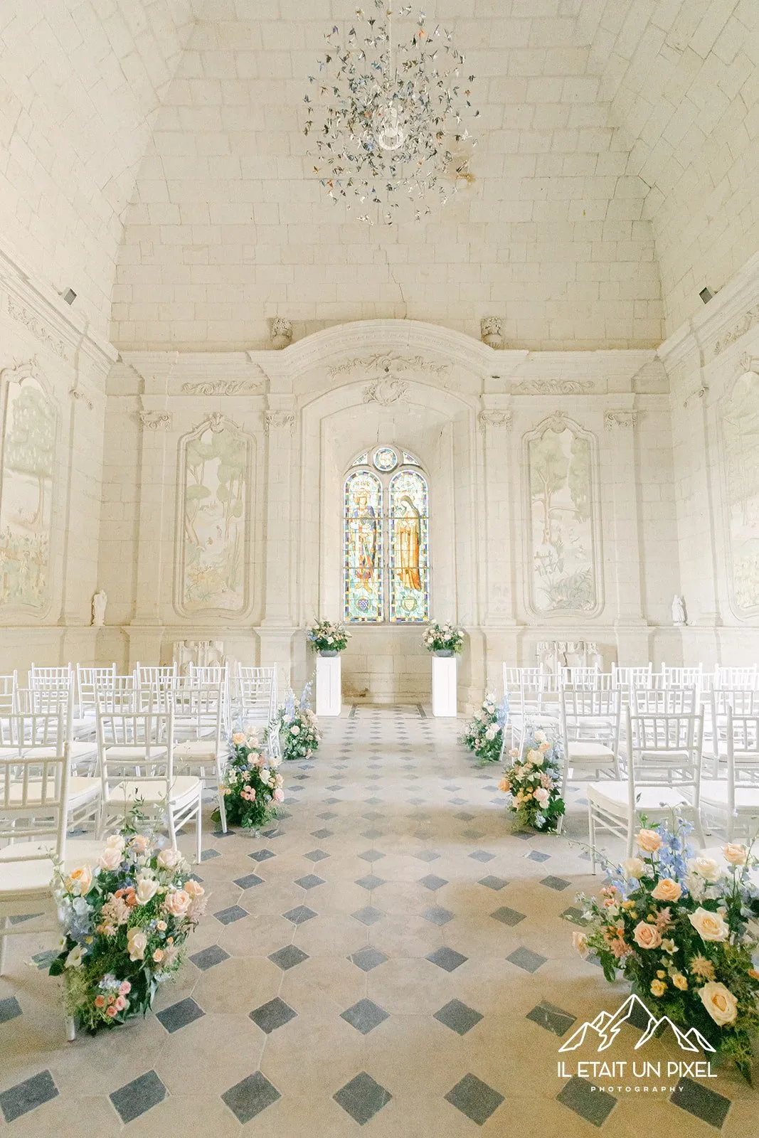 The-Chapel-Wedding-Location-Chateau-de-Jalesnes-11.webp