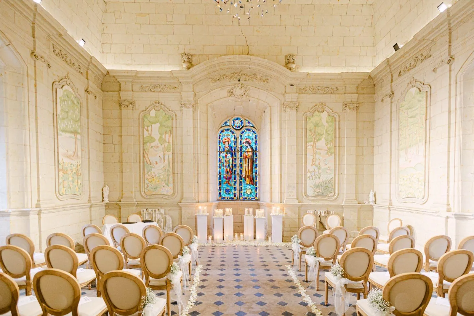 The-Chapel-Wedding-Location-Chateau-de-Jalesnes-16.webp