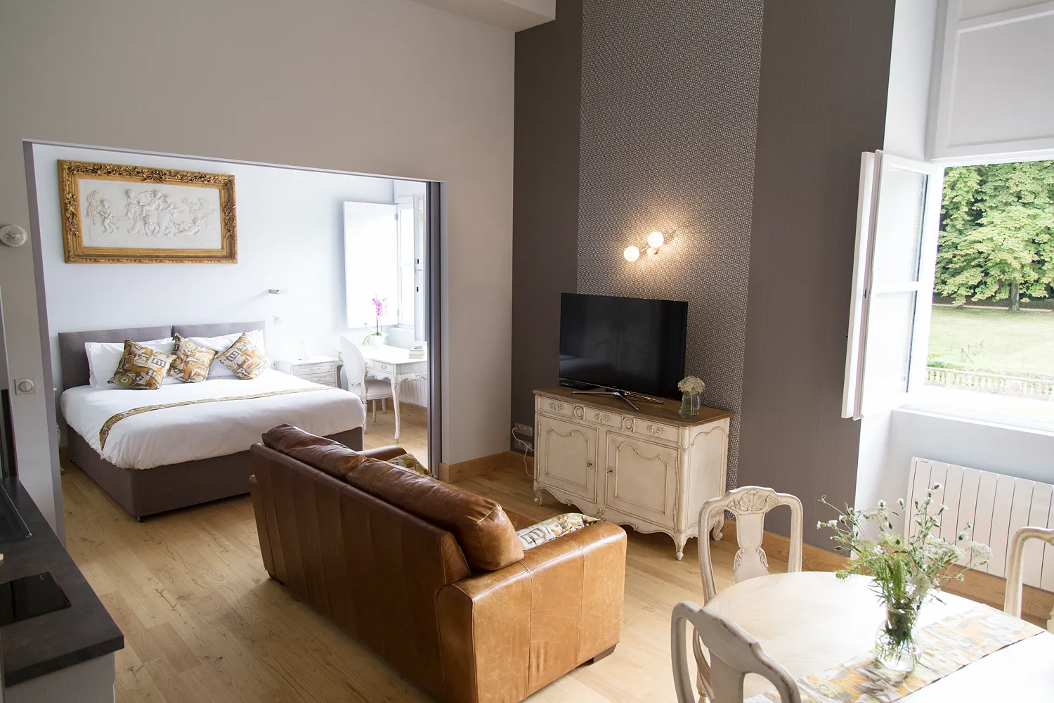 Vue-Foret-Suite-Chateau-de-Jalesnes-11.webp