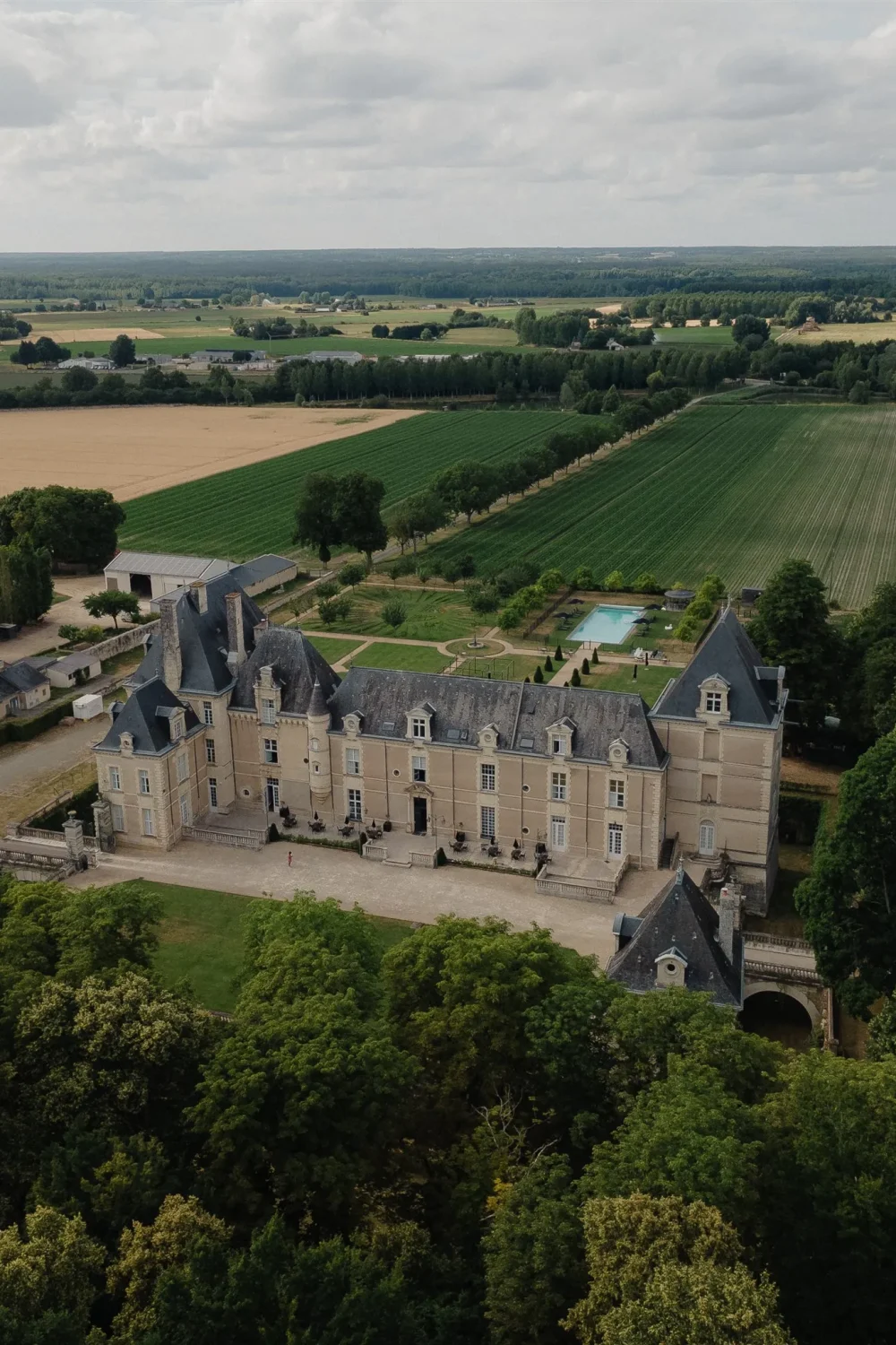 Chateau-de-Jalesnes-Homepage.webp
