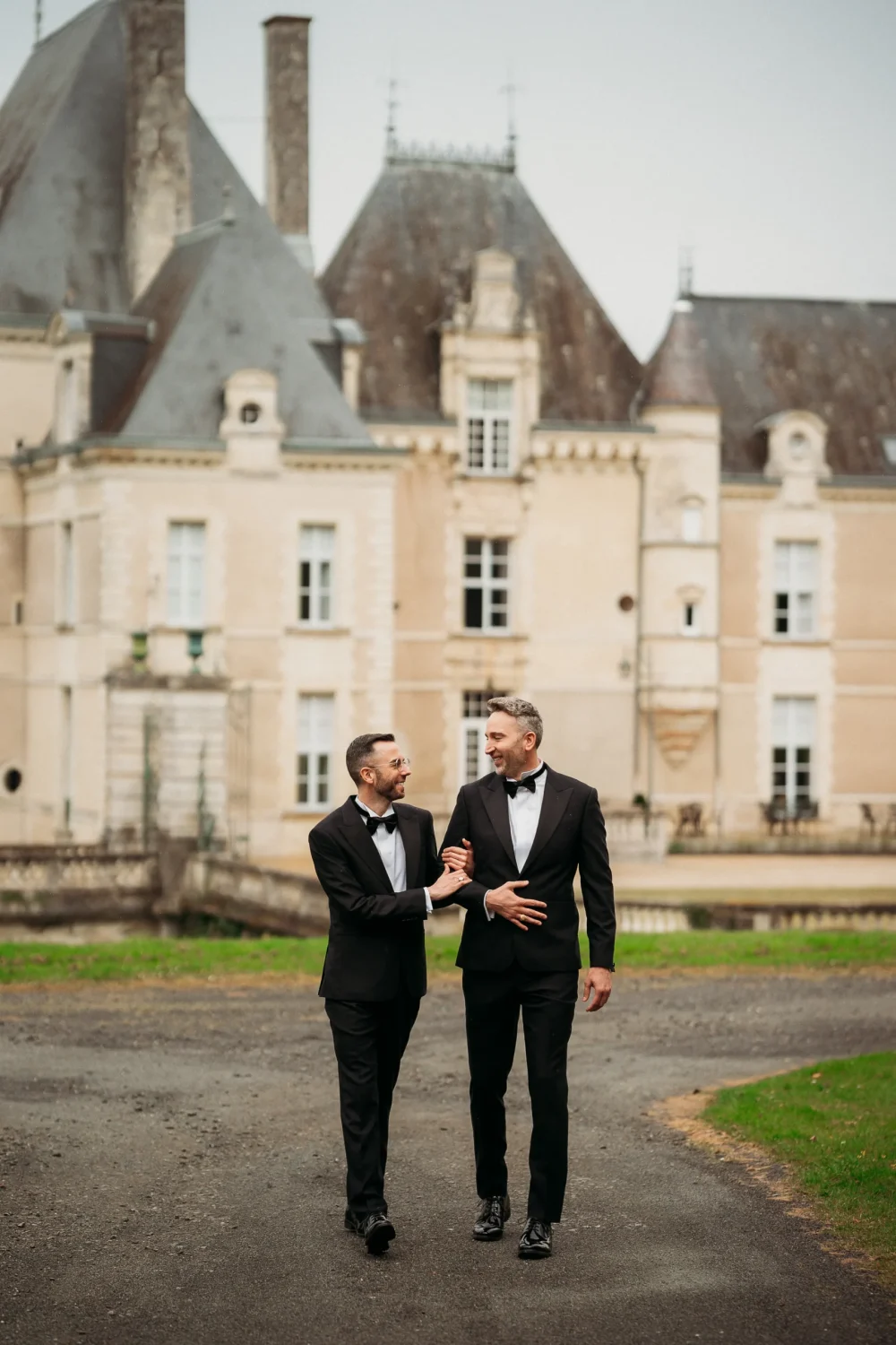 Elopements-at-Chateau-de-Jalesnes-27-scaled.webp