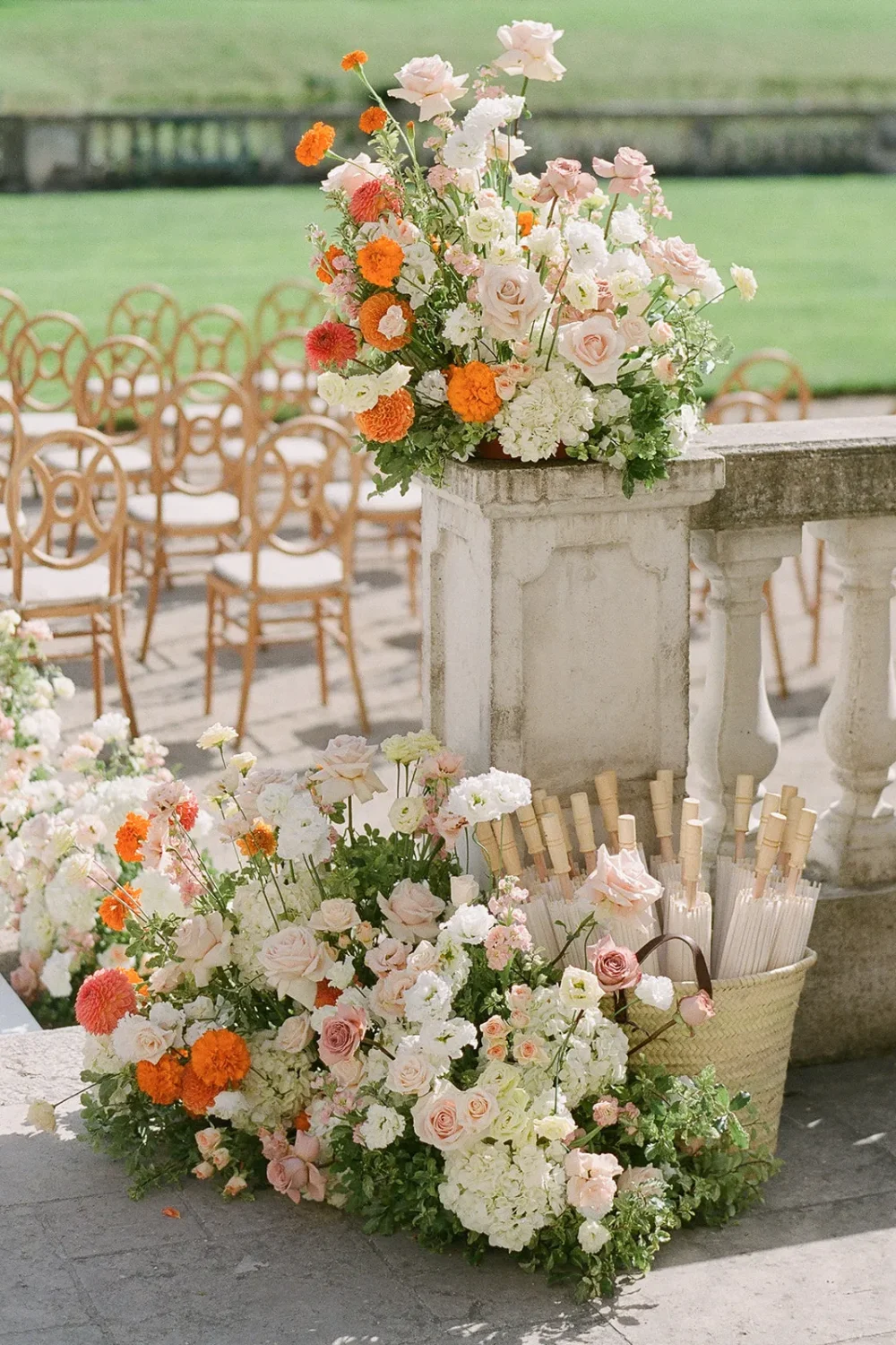 Florals-and-Decorations-Weddings-at-Chateau-de-Jalesnes-11.webp