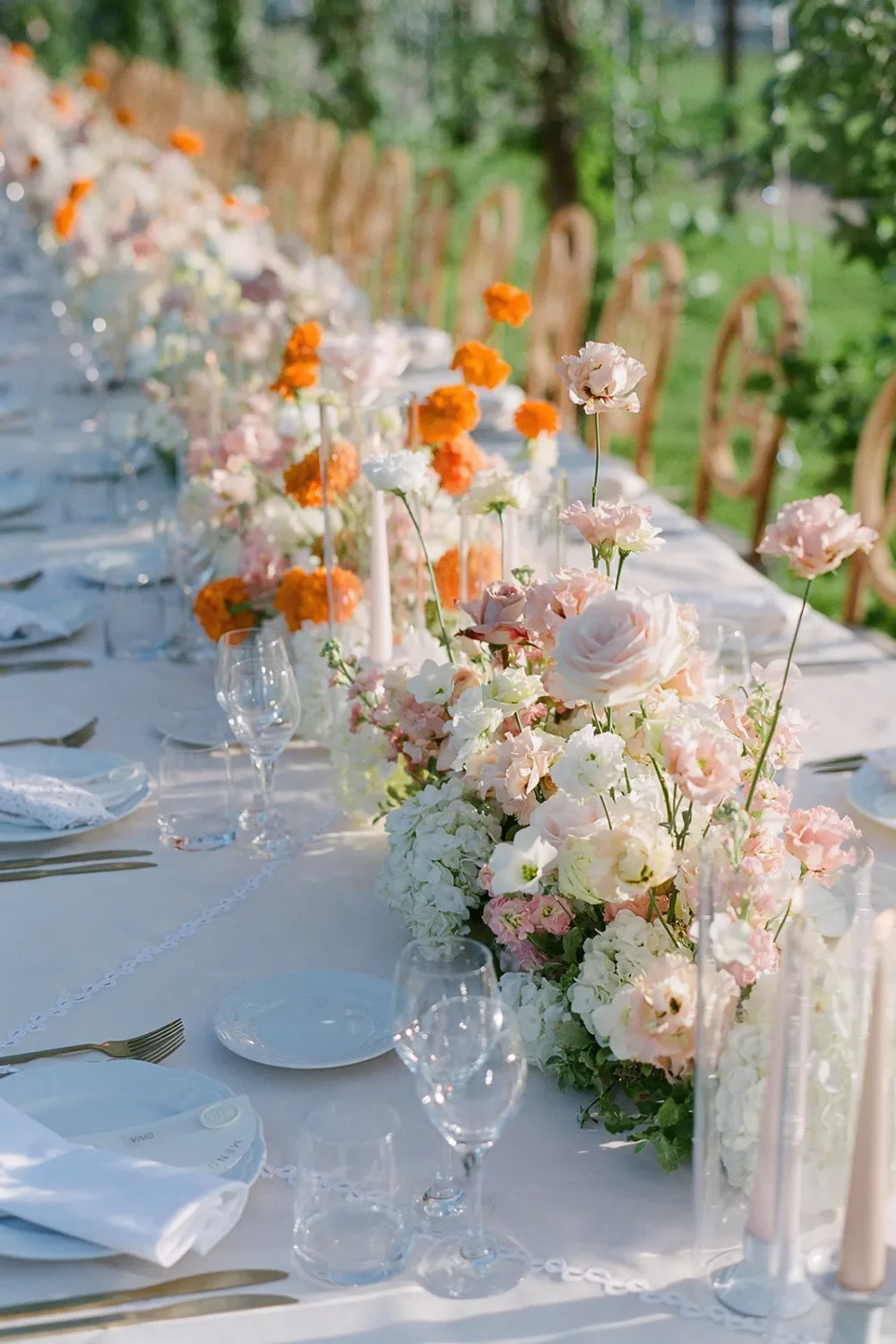 Florals-and-Decorations-Weddings-at-Chateau-de-Jalesnes-14.webp