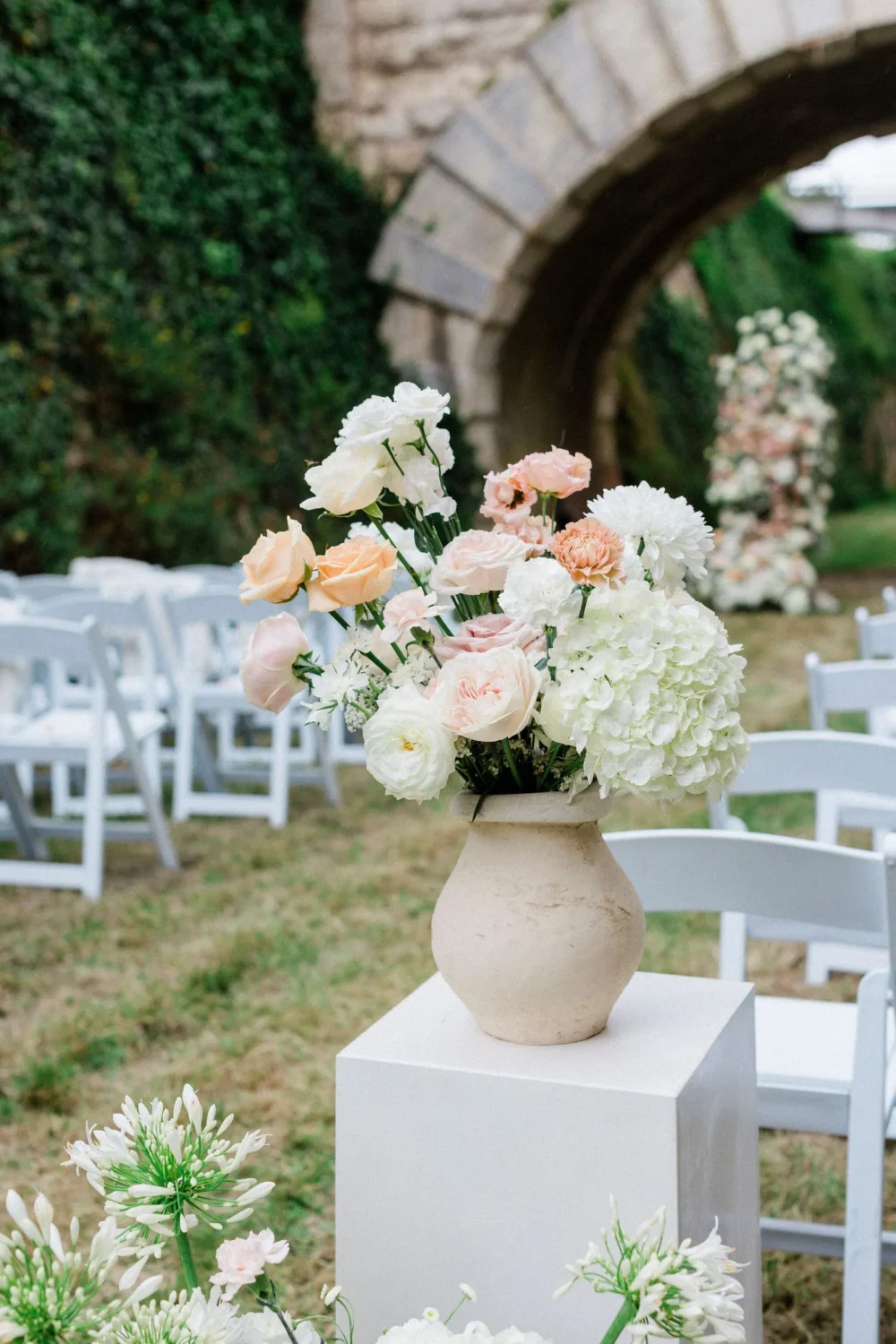 Florals-and-Decorations-Weddings-at-Chateau-de-Jalesnes-22-scaled.webp