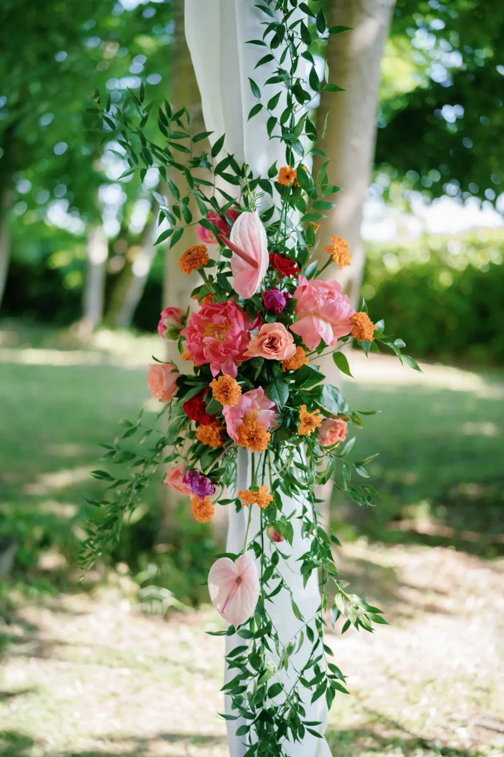 Florals-and-Decorations-Weddings-at-Chateau-de-Jalesnes-3-scaled.webp